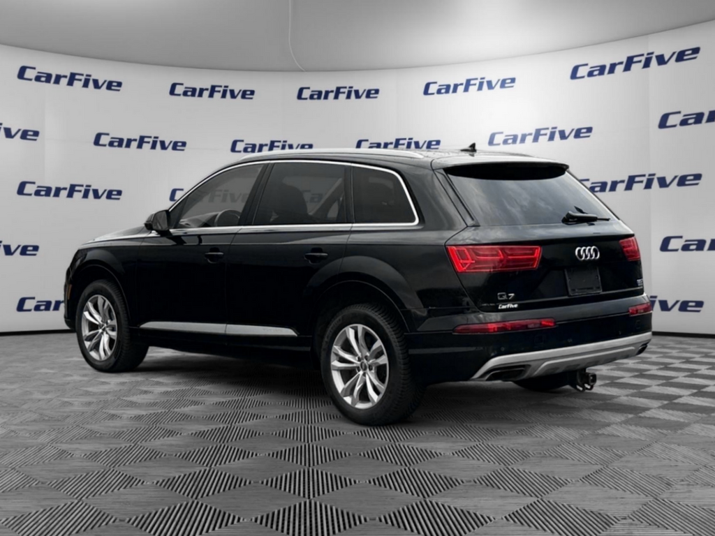 Vehicle image 8 of 32
