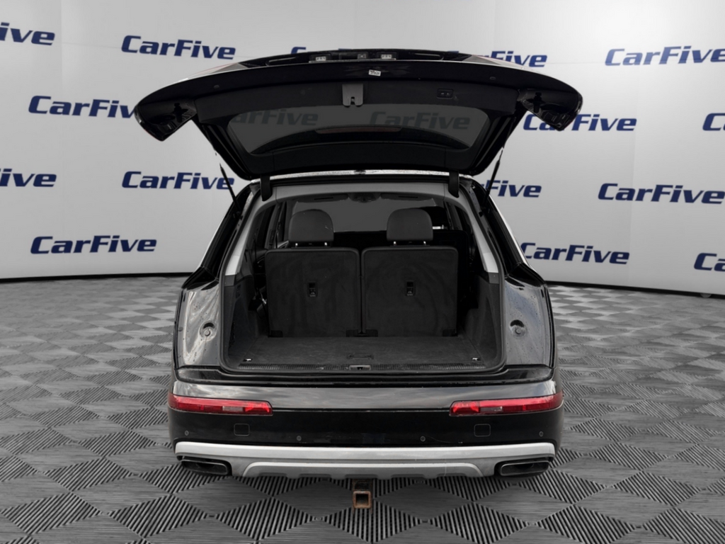 Vehicle image 11 of 32