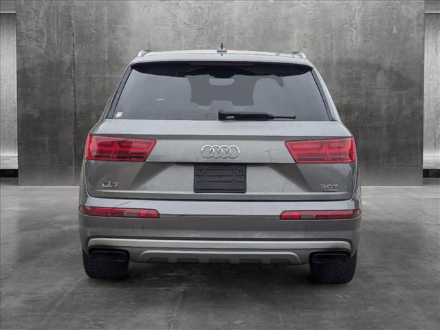 2017 Audi Q7 Premium Plus