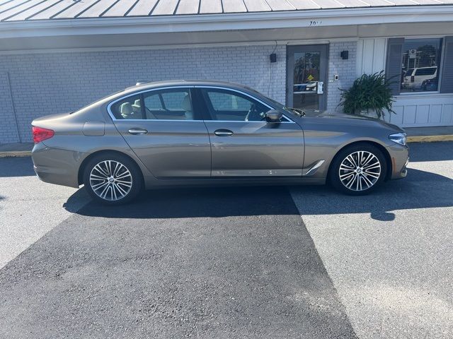 2017 BMW 5 Series 540i