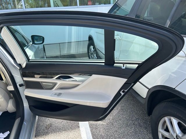 2017 BMW 7 Series 740i