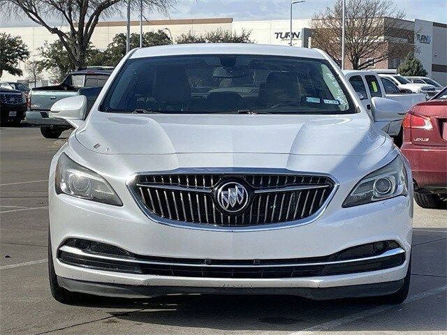 2017 Buick LaCrosse Essence