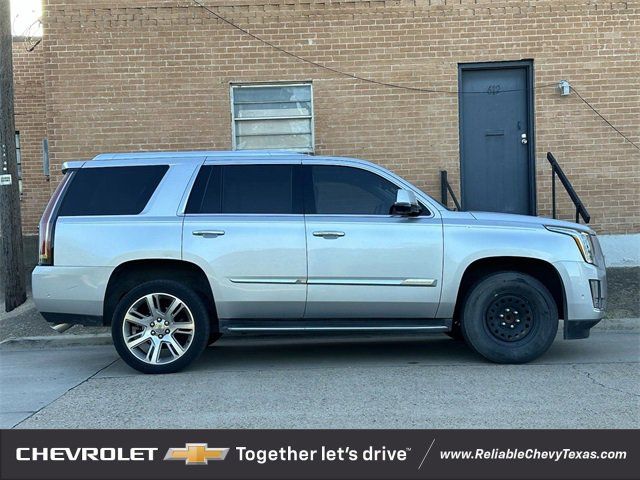 2017 Cadillac Escalade Luxury