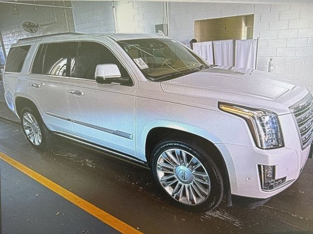 2017 Cadillac Escalade Platinum