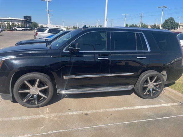 2017 Cadillac Escalade Luxury