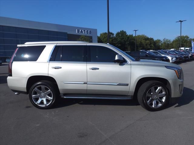 2017 Cadillac Escalade Luxury