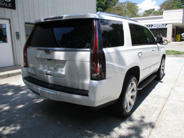 2017 Cadillac Escalade Luxury