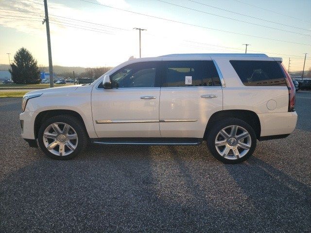 2017 Cadillac Escalade Luxury