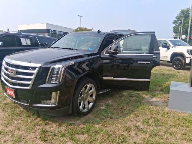 2017 Cadillac Escalade Luxury