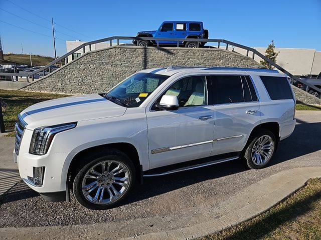 2017 Cadillac Escalade Luxury