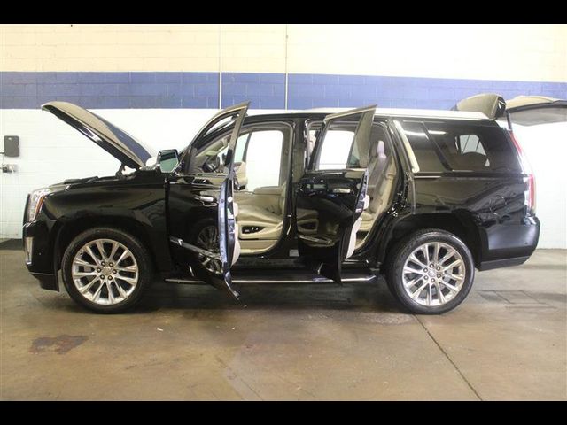 2017 Cadillac Escalade Luxury
