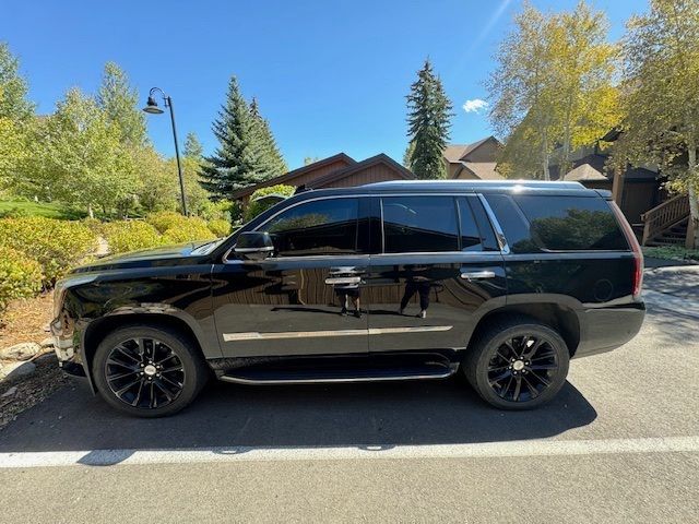 2017 Cadillac Escalade Luxury