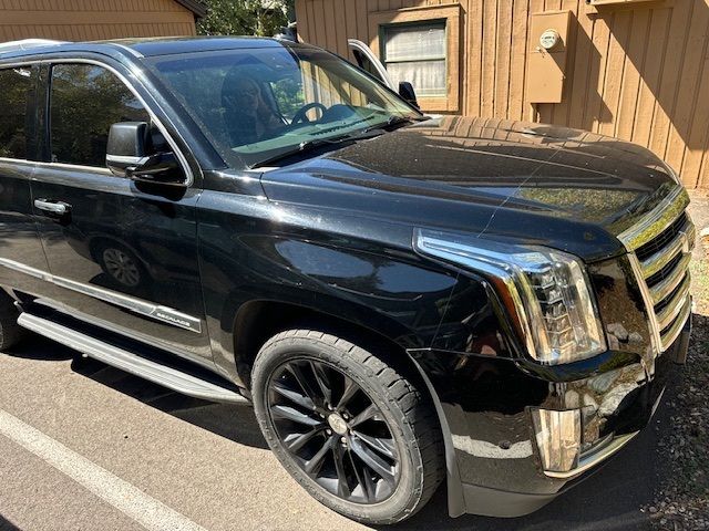 2017 Cadillac Escalade Luxury