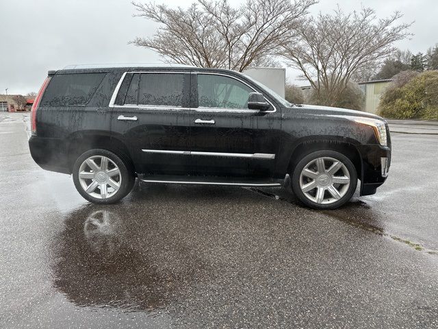 2017 Cadillac Escalade Luxury