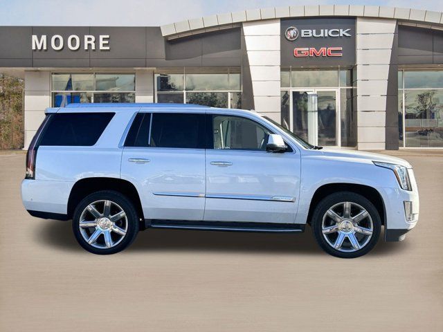 2017 Cadillac Escalade Luxury