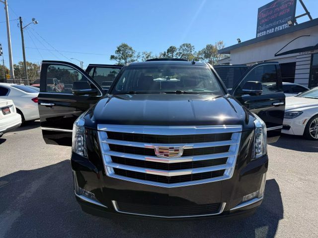 2017 Cadillac Escalade Luxury