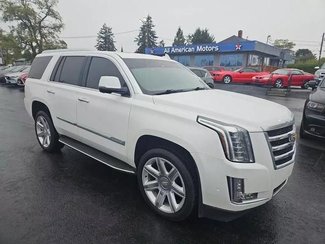 2017 Cadillac Escalade Luxury