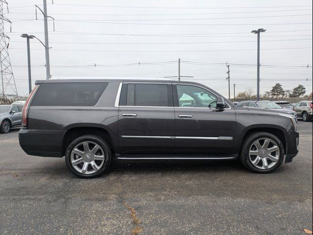 2017 Cadillac Escalade ESV Luxury