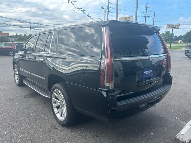 2017 Cadillac Escalade ESV Luxury