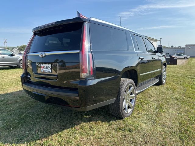 2017 Cadillac Escalade ESV Luxury