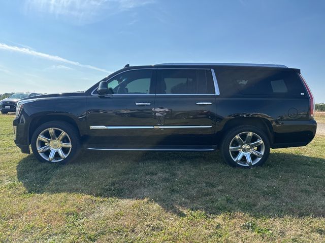 2017 Cadillac Escalade ESV Luxury