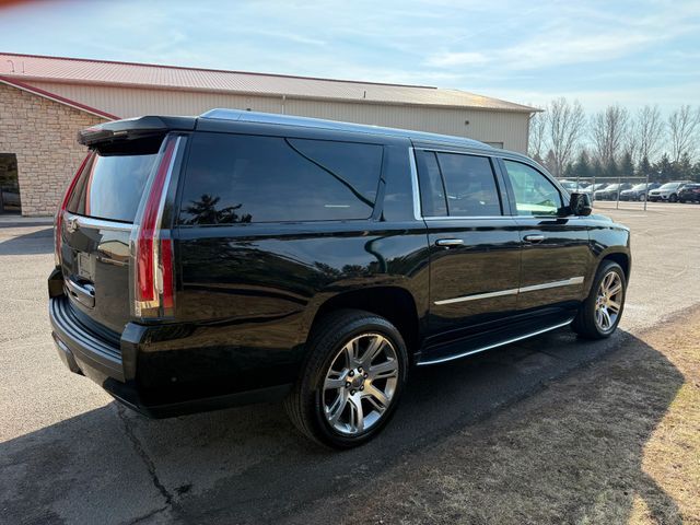 2017 Cadillac Escalade ESV Luxury