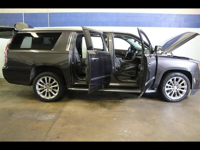 2017 Cadillac Escalade ESV Luxury