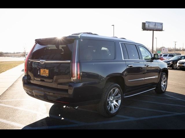 2017 Cadillac Escalade ESV Luxury