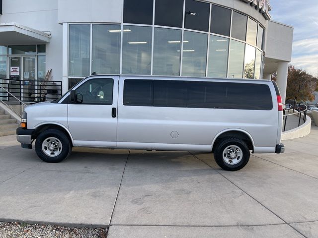 2017 Chevrolet Express LT