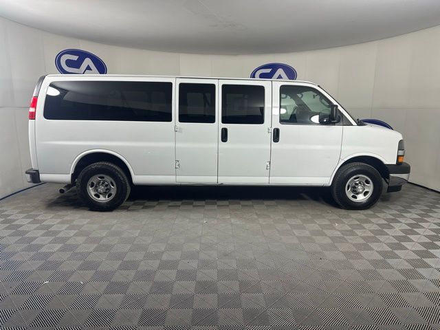 2017 Chevrolet Express LT