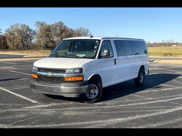 2017 Chevrolet Express LT