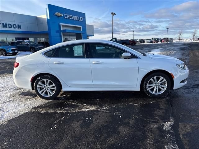 2017 Chrysler 200 Touring