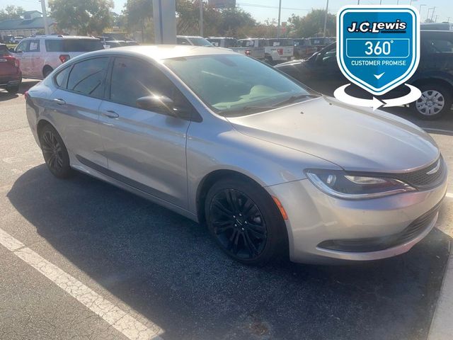 2017 Chrysler 200 Touring