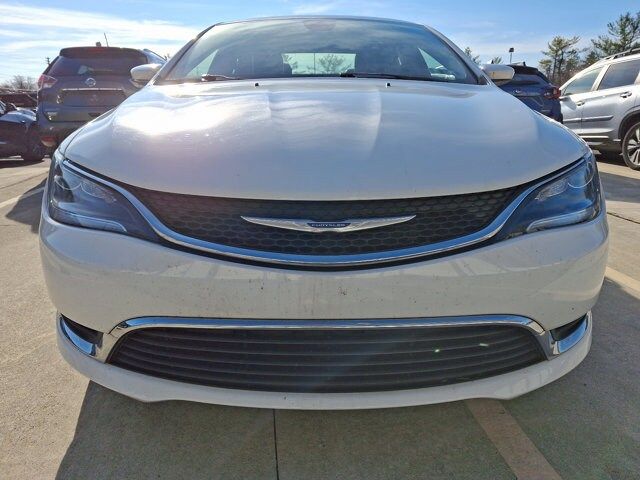 2017 Chrysler 200 Limited Platinum