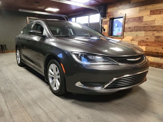 2017 Chrysler 200 Limited Platinum