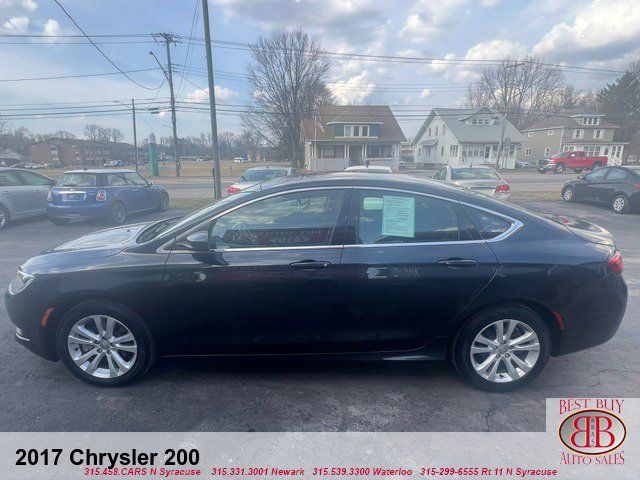 2017 Chrysler 200 Touring