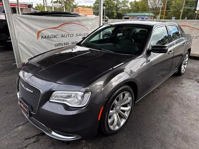 2017 Chrysler 300 Limited