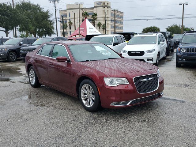 2017 Chrysler 300 Limited