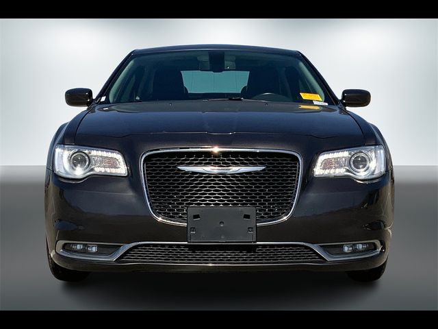 2017 Chrysler 300 Limited