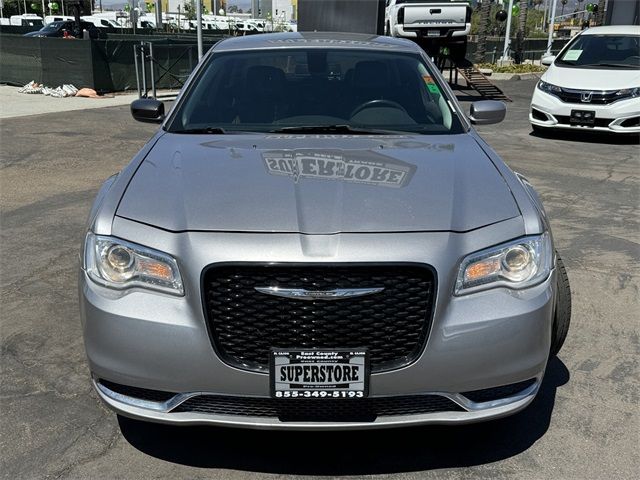 2017 Chrysler 300 Limited