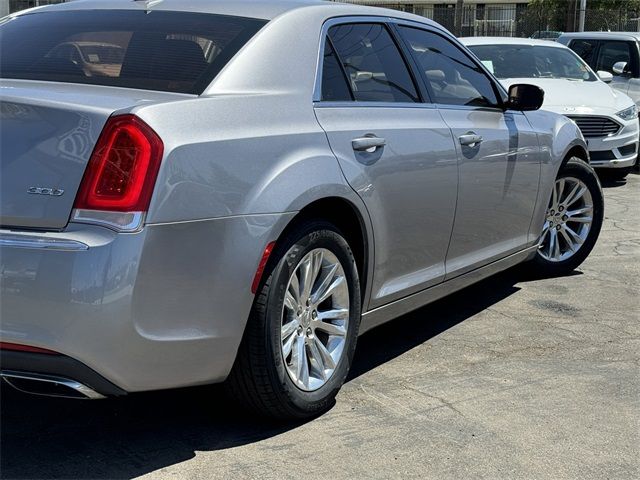 2017 Chrysler 300 Limited