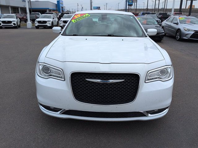 2017 Chrysler 300 Limited