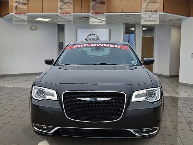 2017 Chrysler 300 Limited