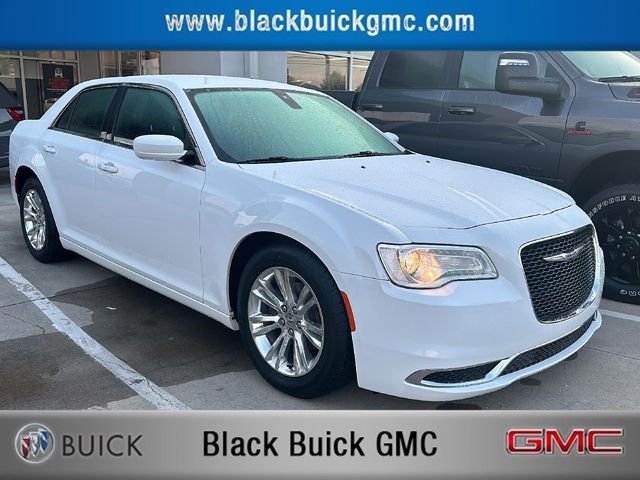 2017 Chrysler 300 Limited