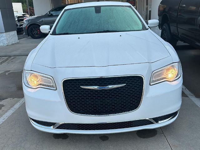 2017 Chrysler 300 Limited