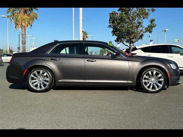 2017 Chrysler 300 Limited