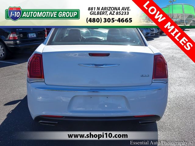 2017 Chrysler 300 Limited