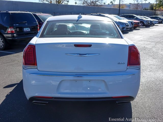 2017 Chrysler 300 Limited