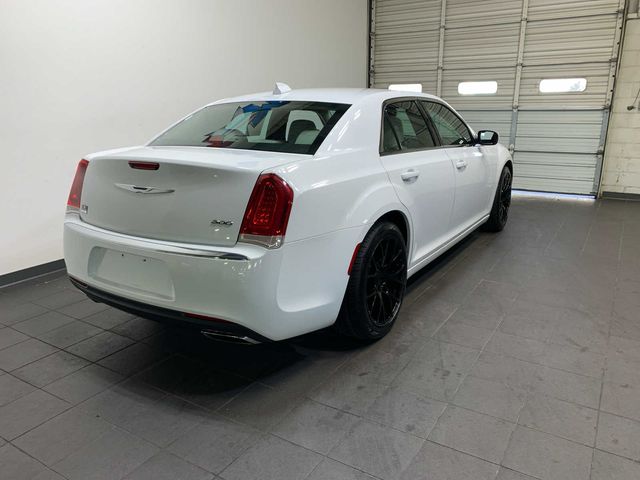 2017 Chrysler 300 Limited