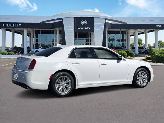 2017 Chrysler 300 Limited